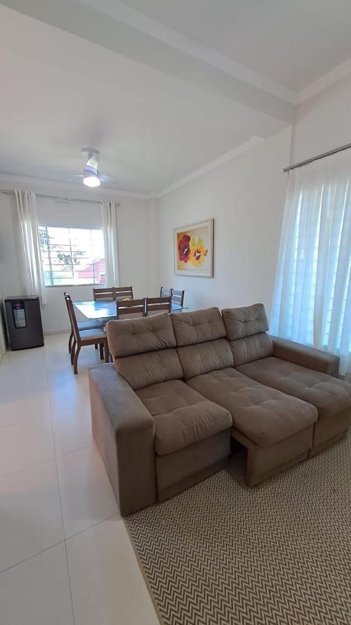 Casas Para Locacao Em Бомбиньяс Экстерьер фото